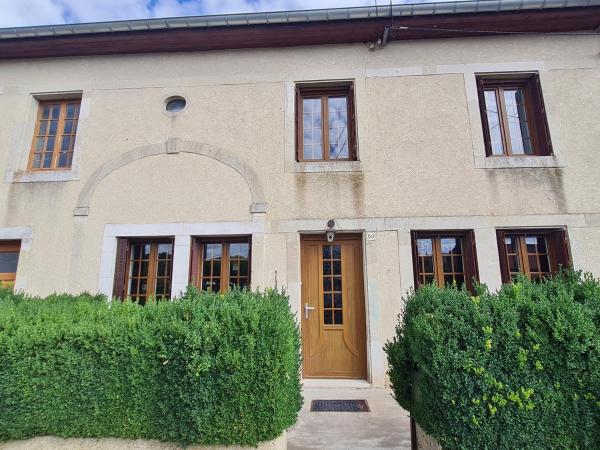 Charme et authenticité : Gîte 6 pers, rénové, jardin, proche commerces et randonnées - FR-1-585-86, Забронировать Дом для отпуска Моваж Лотарингия