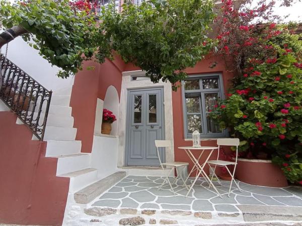 Moscha's Pink House in Chalki