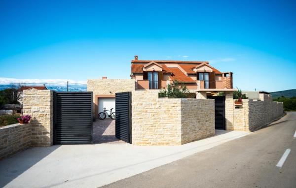 Luxury villa with a swimming pool Pridraga - Cuskijas, Novigrad - 19461