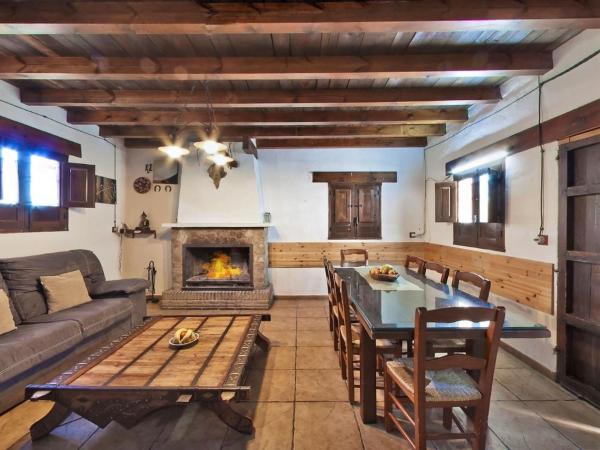 Beautiful holiday home in Andalusia with heated pool, Забронировать Дом для отпуска Серваль Андалусия