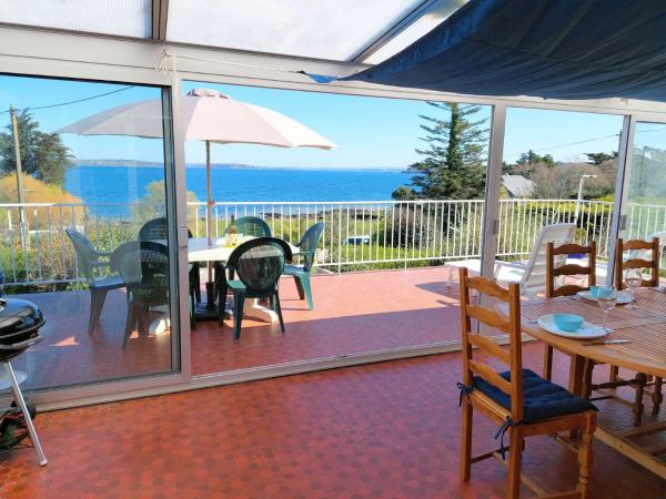 Holiday Home With Fantastic sea Views on the Crozon Peninsula