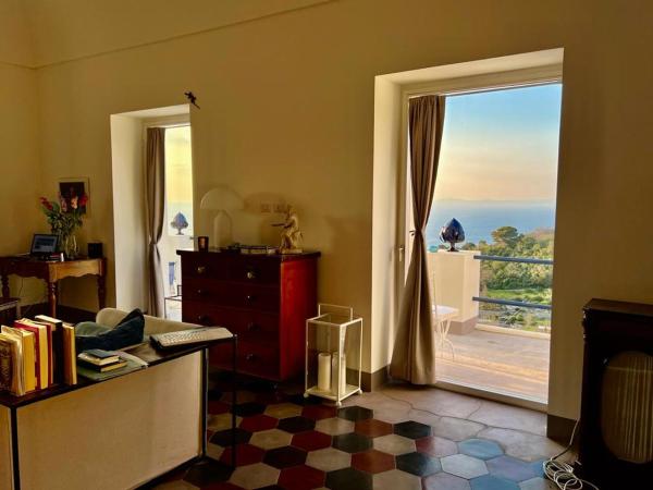 Casa Cantasol - Capri, Забронировать Дом для отпуска Отели в центре Капри, в центре