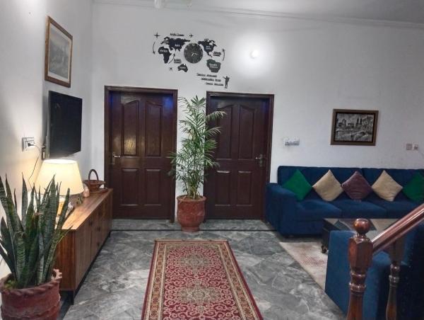 1 Kanal Entire House with 4 Bedrooms, Забронировать Вилла Коттеджи Лахра, Коттедж