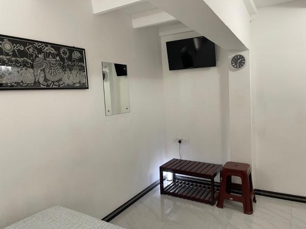 SEBASTIAN TRANSIT KATUNAYAKE