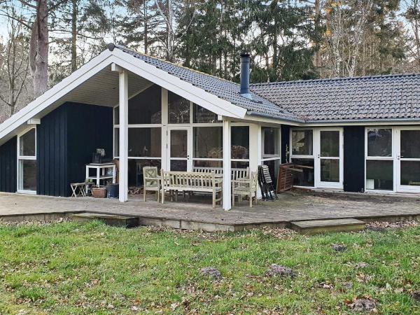 6 person holiday home in Vejby-By Traum
