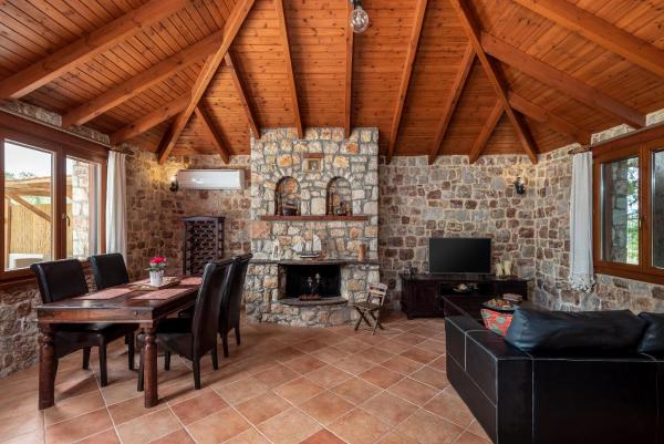 Filerolia Stone House