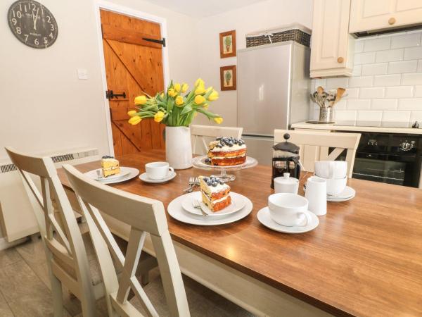 Beechcroft Cottage, Забронировать Дом для отпуска Отели Девона с парковкой, Парковка
