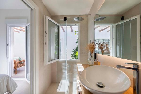 Agradable casa con patio interior