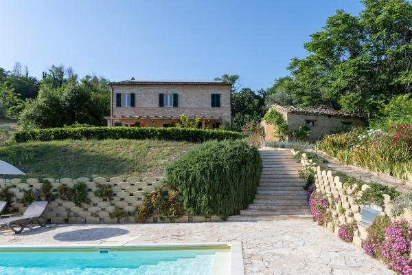 Casa Raffaela, Charming villa with a nice pool, Забронировать Вилла Монте-Джиберто Марке