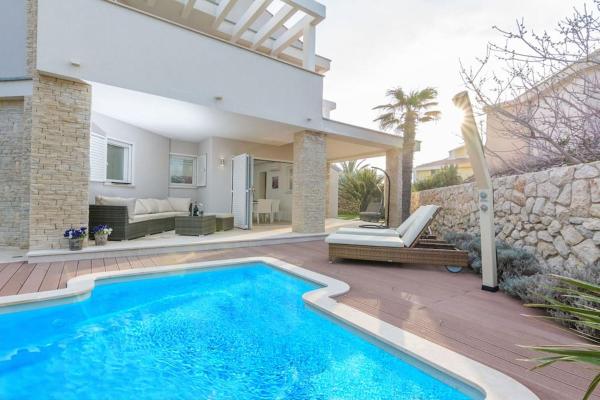 Villa White Rose with private pool