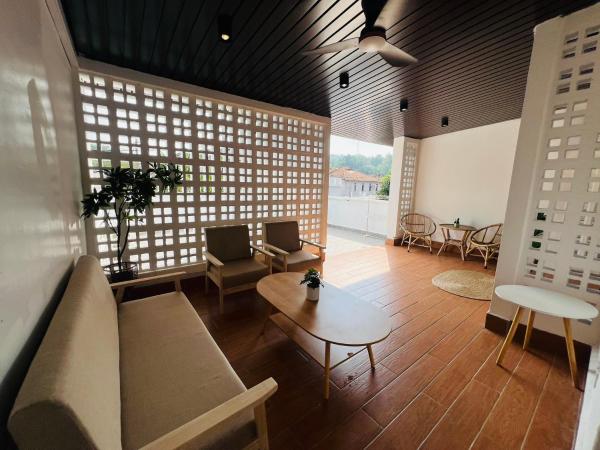 RUMAH MAWAR by IMPIAN HOMESTAY KLIA-SALAK TINGGI-NILAI, Забронировать Дом для отпуска Коттеджи Сепанг, Коттедж