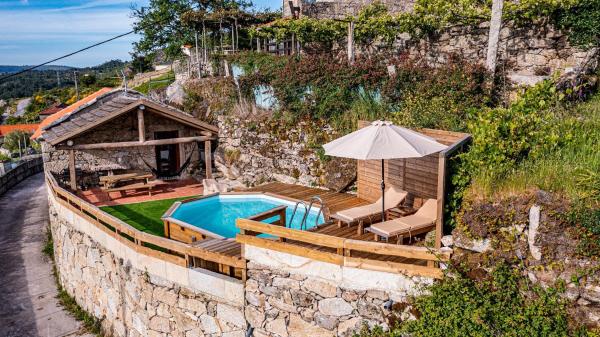 Chalé dos Penedos, sossego e piscina privada, Забронировать Шале Монсан Минхо