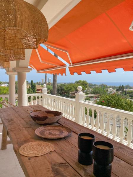 Casa de Colina - great seaview - Marbella, Забронировать Вилла Марбелья Коста-дель-Соль