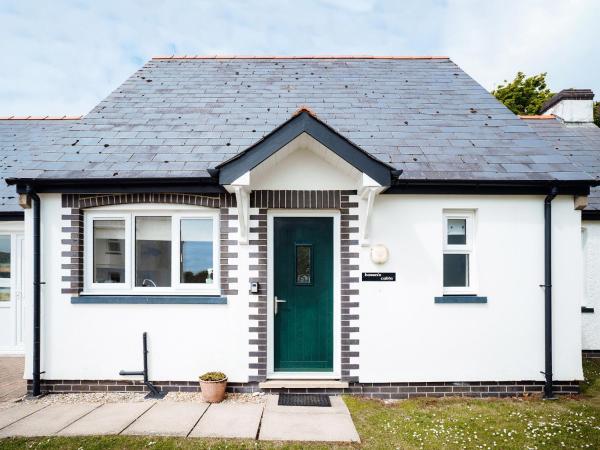 Bosun's Cabin - Uk6719, Забронировать Дом для отпуска Отели Лидстеп с бассейном, Бассейн