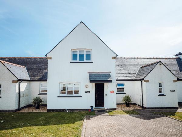 Puffin Cottage - Uk6731, Забронировать Дом для отпуска Отели Лидстеп с бассейном, Бассейн