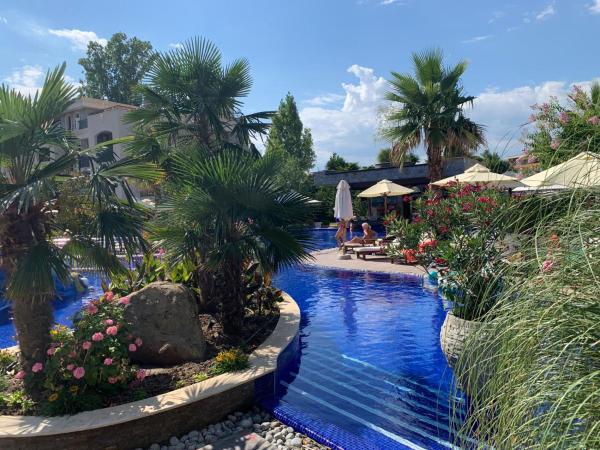 Luxury Orchid apartment with a garden in a private hotel complex Cascadas Bulgaria