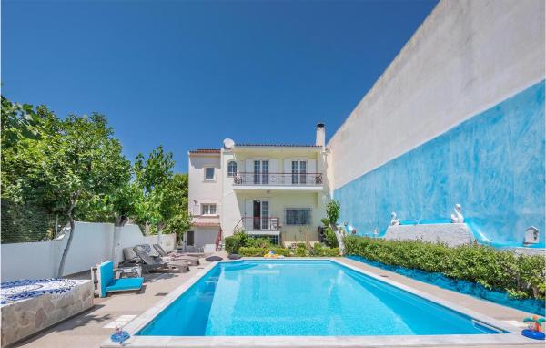 Beautiful Home in Lechaio Corinthias With 4 Bedrooms, Outdoor Swimming Pool and Swimming Pool