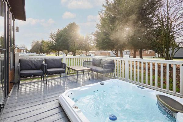 Fairview Lodge with Hot Tub, Забронировать Дом для отпуска Barmby on the Moor Восточный райдинг Йоркшира