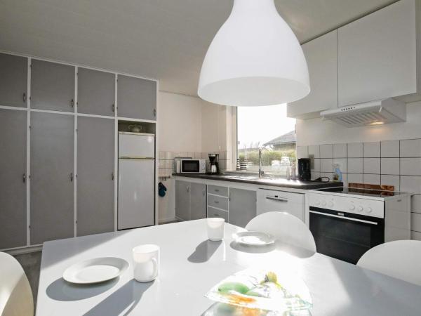 6 Person Holiday Home in Albaek