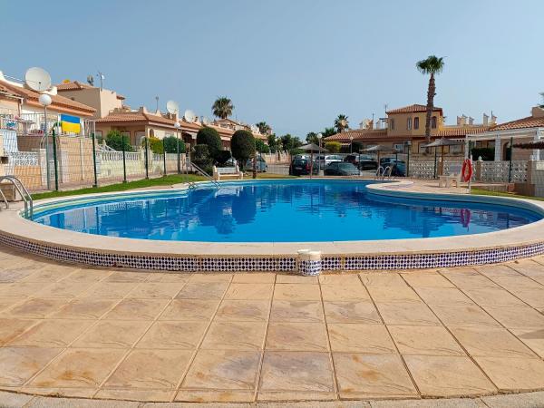 Maison climatisée avec solarium, wifi et piscine, Забронировать Дом для отпуска Отели Провинции Аликанте с бассейном, Бассейн
