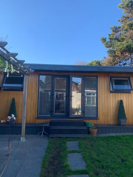 Lindas LODGE Free PARKING air con plus provisions included, Забронировать Дом для отпуска Хов Восточный Сассекс