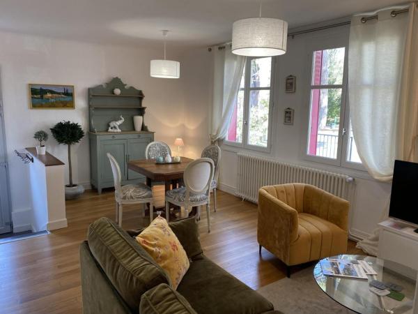 Charmante maison avec jardin en face du parc, proche commerces et attractions touristiques - FR-1-489-333, Забронировать Дом для отпуска Мулен Allier, рядом с Особняк Мантин