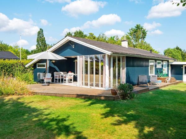 7 Person Holiday Home in Ronde-by Traum