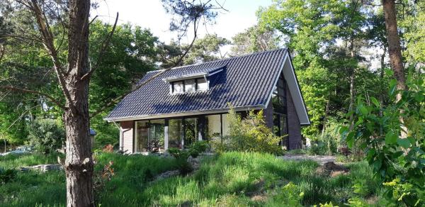 Vakantiehuis met hottub en barrelsauna, Забронировать Дом для отпуска Коттеджи Оммен, Коттедж