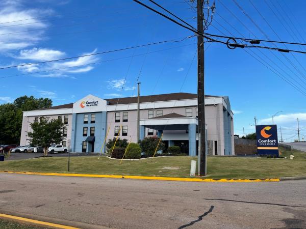 Comfort Inn & Suites LaGrange East