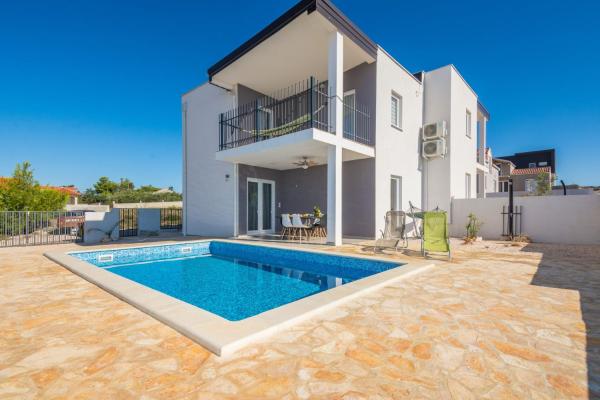 Family friendly house with a swimming pool Vir - Torovi - Vir - Pedinka, Vir - 18732, Забронировать Дом для отпуска Вир Zadar Islands