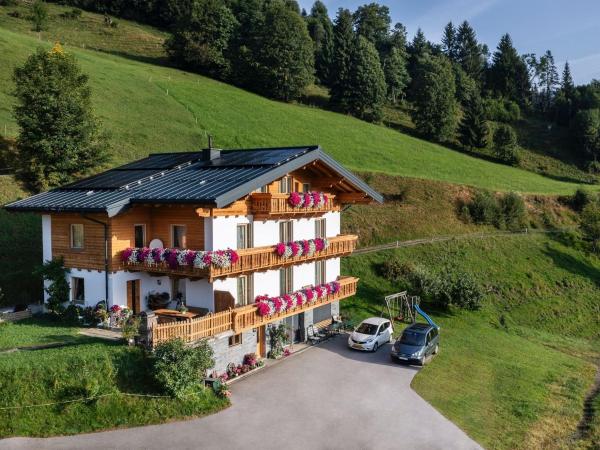 Chalet in Sankt Johann near Ski Lift