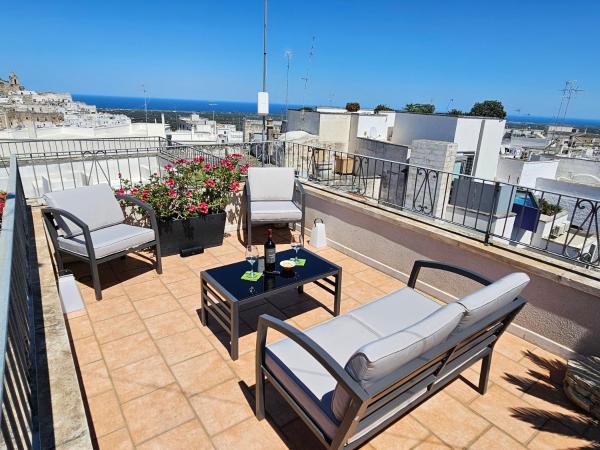 Casa Josephina - Three Level Stone Home With Balcony, 2 Roof Terraces & Sea Views