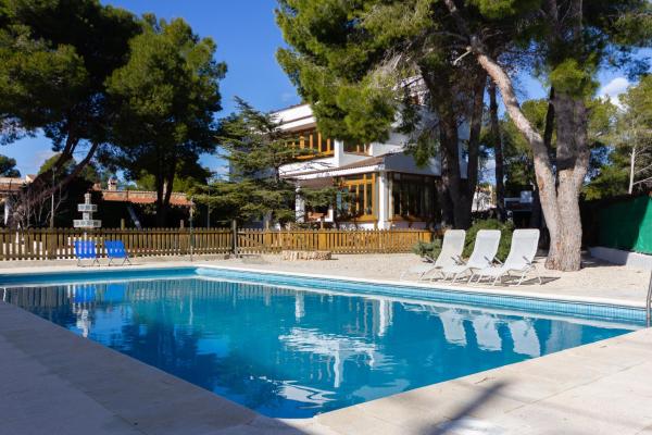 INNOUTHOME Gran casa y piscina torrente, Забронировать Вилла Отели Ла-Амеллья-де-Мар с парковкой, Парковка