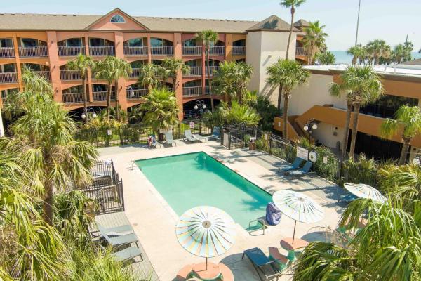 Clarion Pointe Galveston - Beachfront