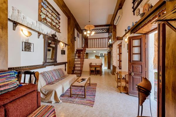 Hara's Traditional Detached House in Malona, Забронировать Дом для отпуска Малона остров Родос