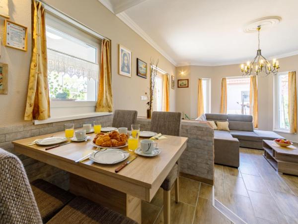 Holiday Home Ildiko by Interhome