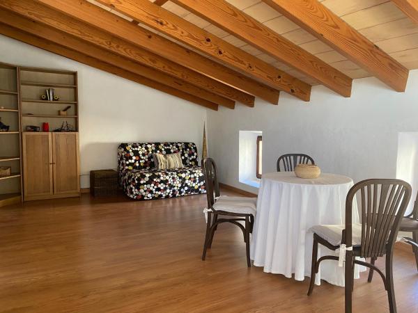 casa nuria, en el centro, al lado de la escalinata del calvario para 6 personas