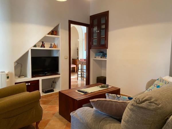 casa nuria, en el centro, al lado de la escalinata del calvario para 6 personas