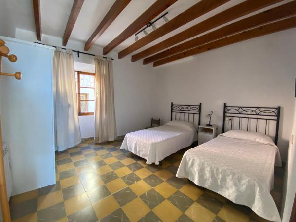 casa nuria, en el centro, al lado de la escalinata del calvario para 6 personas