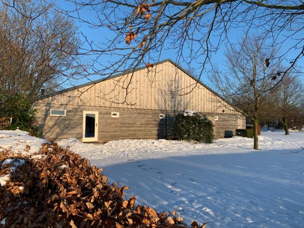 Karibu de Stallen (met Sauna en Stoom douche)