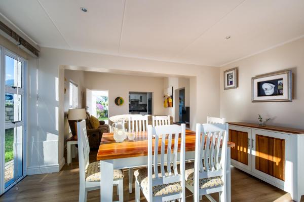 19 Kingswood Manor