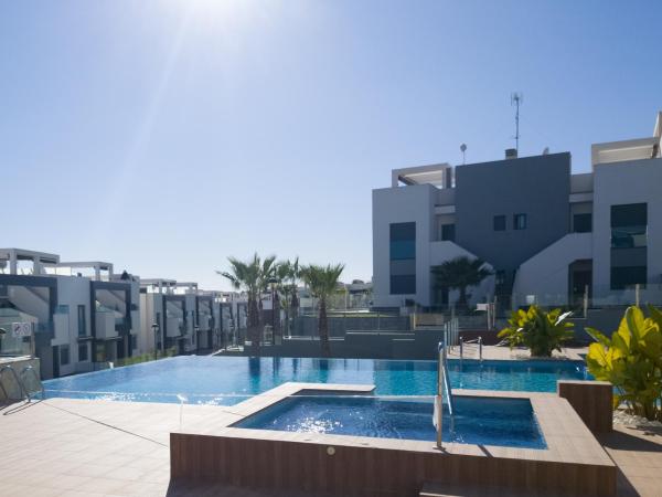 Oasis Beach 8 Top floor apartment in Torrevieja Punta Prima