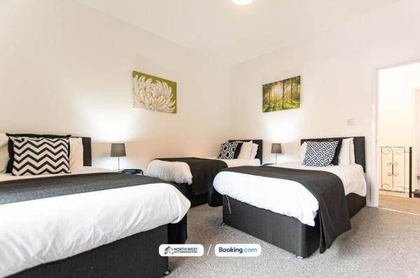 Spacious 2BR Contractor House in Farnworth, Bolton, Забронировать Дом для отпуска Фарнворт Большой Манчестер