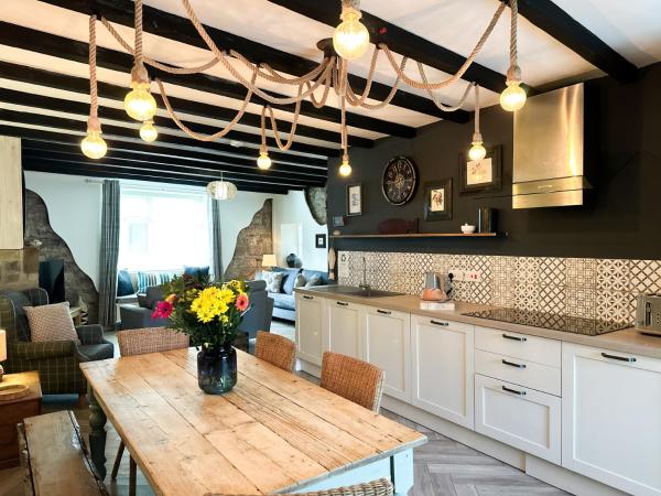 Harbour Way Cottage by Coast & Country Stays, Забронировать Дом для отпуска Отели Нортумберленд с парковкой, Парковка