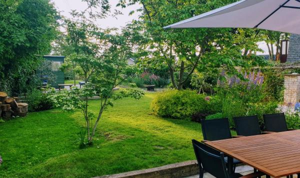 The Old Bank Beautiful Cotswold House with Huge Garden, Забронировать Дом для отпуска Миклтон Уорикшир