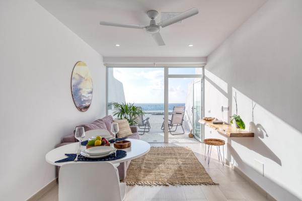 Beachfront Apt with Open Terrace in Las Canteras, Забронировать Апартаменты/квартира Лас-Пальмас-де-Гран-Канария Гран-Канария