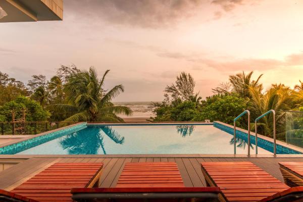Ashore by Vista, Beachfrom 6BHK, ultra luxurious with Infinity pool, SPA at Morjim