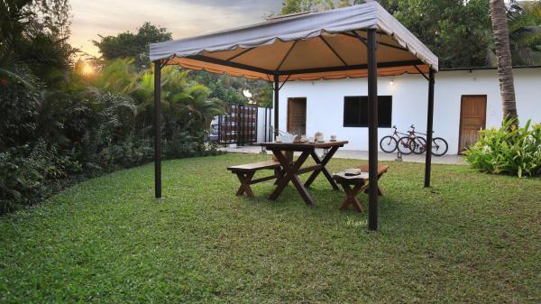 Ashore by Vista, Beachfrom 6BHK, ultra luxurious with Infinity pool, SPA at Morjim