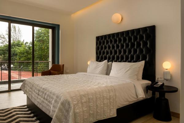 Ashore by Vista, Beachfrom 6BHK, ultra luxurious with Infinity pool, SPA at Morjim