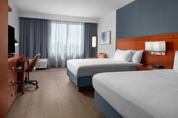 Courtyard By Marriott Houston Kingwood